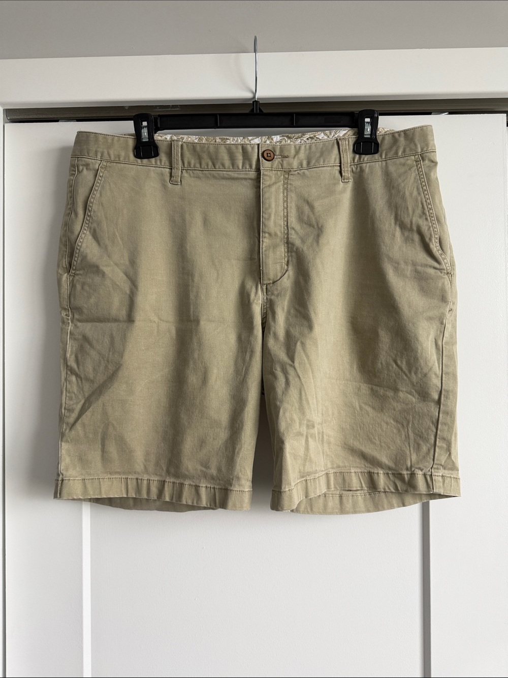 Tommy Bahama Men's Flat-Front Tan Cotton Shorts